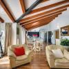 Отель Villa with Swimming Pool, Volleyball Court & Hot Tub, near Rovinj, фото 2
