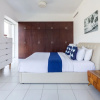 Отель Gorgeous and Spacious 3BR With Full Marina Views!, фото 5