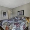 Отель Clearwater Condo 2 Bedroom Condo by Redawning в Брэнсоне