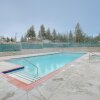 Отель Stateline Townhome < 1 Mi to Heavenly Ski Lifts, фото 17