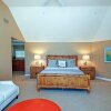 Отель Hakuna Matata - Island Escape! Captiva Waterfront! 5 Bedroom Home, фото 18