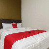 Отель RedDoorz near Cikampek Mall Karawang, фото 5