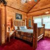 Отель Grand Bear Lodge 6 Bedroom Home with Private Pool, фото 3