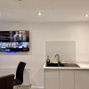 Отель Impeccable 2-bed Apartment-en-suite, фото 6