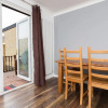 Отель 3 Bedroom House near Colliers Wood Sleeps 6, фото 10