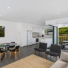 Отель Oxford Steps - Executive 2BR Bulimba Apartment Across from the Park on Oxford St, фото 9