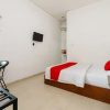 Отель RedDoorz near Jembatan Siti Nurbaya Padang, фото 6