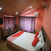 Отель OYO 17002 Apple House, фото 4
