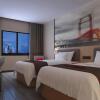 Отель Thank Inn Plus Hotel Jiangsu Taizhou Venice City, фото 2