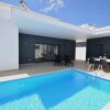 Отель Modern Villa With Private Pool, Near the Beautiful Beach of Foz de Arelho в Калдаш-да-Раинье