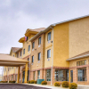 Отель Comfort Suites Plymouth near US-30, фото 1