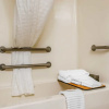 Отель Comfort Inn & Suites, фото 9