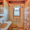 Отель Leelanau Country Cottage ~ 4 Mi to Suttons Bay!, фото 6