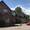 Отель Character Farmhouse in the Heart of Cheshire, фото 1