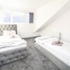 Отель Remarkable 4-bed House in Bradford, фото 4