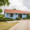 Отель Blue Bay Bungalows в Виллемстаде