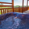 Отель Misty Mountain Hideaway, 3 Bedrooms, Sleeps 10, Pool Access, WiFi, фото 17