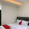 Отель RedDoorz Syariah At Kotabaru M Yamin Street Pontianak, фото 14