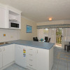 Отель Jade Waters Holiday Apartments, фото 6