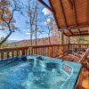 Отель Cubs Corner - Three Bedroom Cabin, фото 23