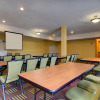 Отель Holiday Inn Express Hotel & Stes Kansas City Sports Complex, an IHG Hotel, фото 19