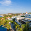 Отель The Cliff Resort & Residences в Фантхьет