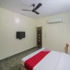 Отель OYO 84923 Hotel Crown Inn, фото 5