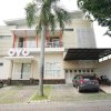 Отель SUPER OYO 782 Menjangan Residence at Citraland 1, фото 1