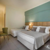 Отель Ionian Plaza Hotel, фото 2