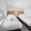 Отель Detached Luxurious Lodge With Washingmachine, Near the Beach, фото 18