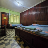 Отель OYO 91042 Kamal Guest House Marang, фото 11