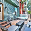 Отель Woodside Haus 3 Bedroom Home by RedAwning, фото 24