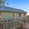 Отель The Cottage At Twin Oaks 1 Bedroom Cottage by RedAwning, фото 10