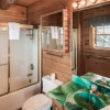 Отель Buena Vida - Three Bedroom Cabin with Hot Tub, фото 6