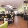 Отель La Quinta Inn & Suites by Wyndham Louisville East, фото 17