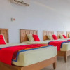 Отель RedDoorz Plus near Pantai Barat, фото 20