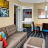 Отель TownePlace Suites by Marriott Fresno, фото 2