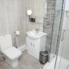 Отель Sybil Townhouse Anfield Sleeps 15, фото 9