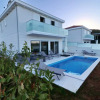 Отель Villa Dalmatinka - Four-bedroom Villa With Pool and Patio ID Direct Booker 12319, фото 1