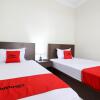 Отель RedDoorz @ Raya Ngagel 2, фото 7