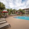 Отель Red Roof Inn PLUS+ & Suites Naples Downtown-5th Ave S, фото 17