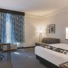 Отель La Quinta Inn & Suites by Wyndham Orlando UCF, фото 49