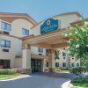 Отель La Quinta Inn & Suites by Wyndham Jackson Airport, фото 1