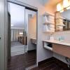 Отель Hampton Inn & Suites By Hilton Calgary- University Northwest, фото 9