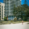 Отель Surfers Beachside Holiday Apartments, фото 15