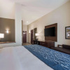 Отель Comfort INN AND Suites, фото 4
