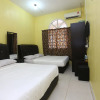 Отель OYO 89819 Raz Hotel Kelulut, фото 13