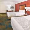 Отель Howard Johnson by Wyndham Columbus Fort Moore в Колумбусе