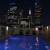 Отель King Deluxe Apartments в Мельбурне