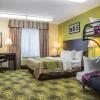 Отель Comfort Hotel & Suites, фото 27